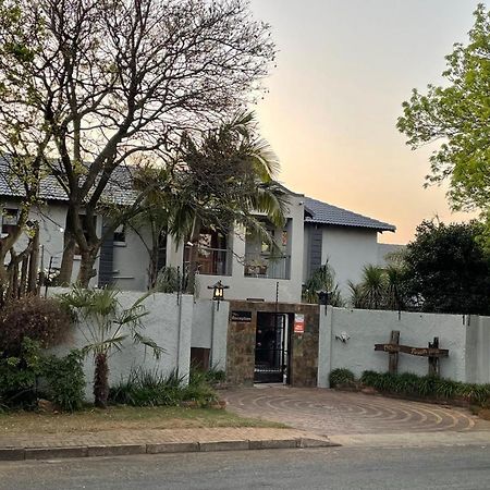 Africa Footprints Lodge Kempton Park Exterior photo